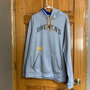 Men’s Milwaukee Brewers sweatshirt